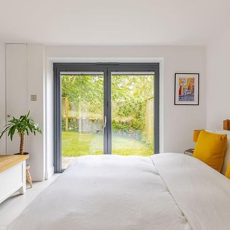 Cosy Cotswolds Retreat Near Bath & Castle Combe Leilighet Chippenham  Eksteriør bilde