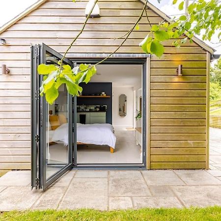 Cosy Cotswolds Retreat Near Bath & Castle Combe Leilighet Chippenham  Eksteriør bilde