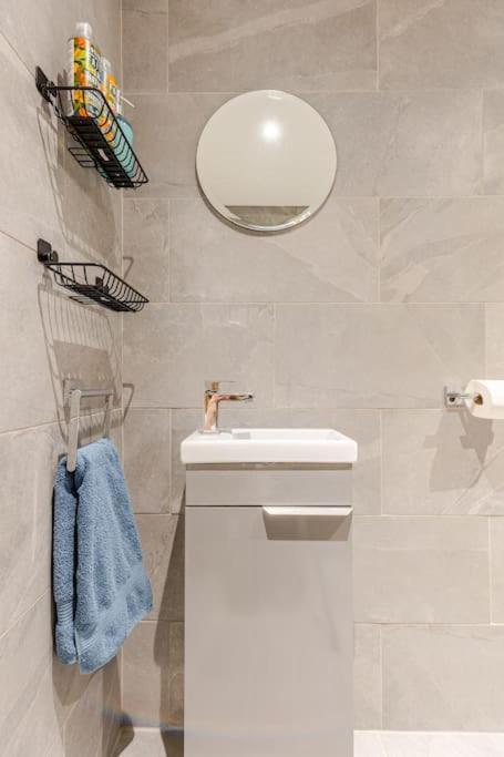 Cosy Cotswolds Retreat Near Bath & Castle Combe Leilighet Chippenham  Eksteriør bilde