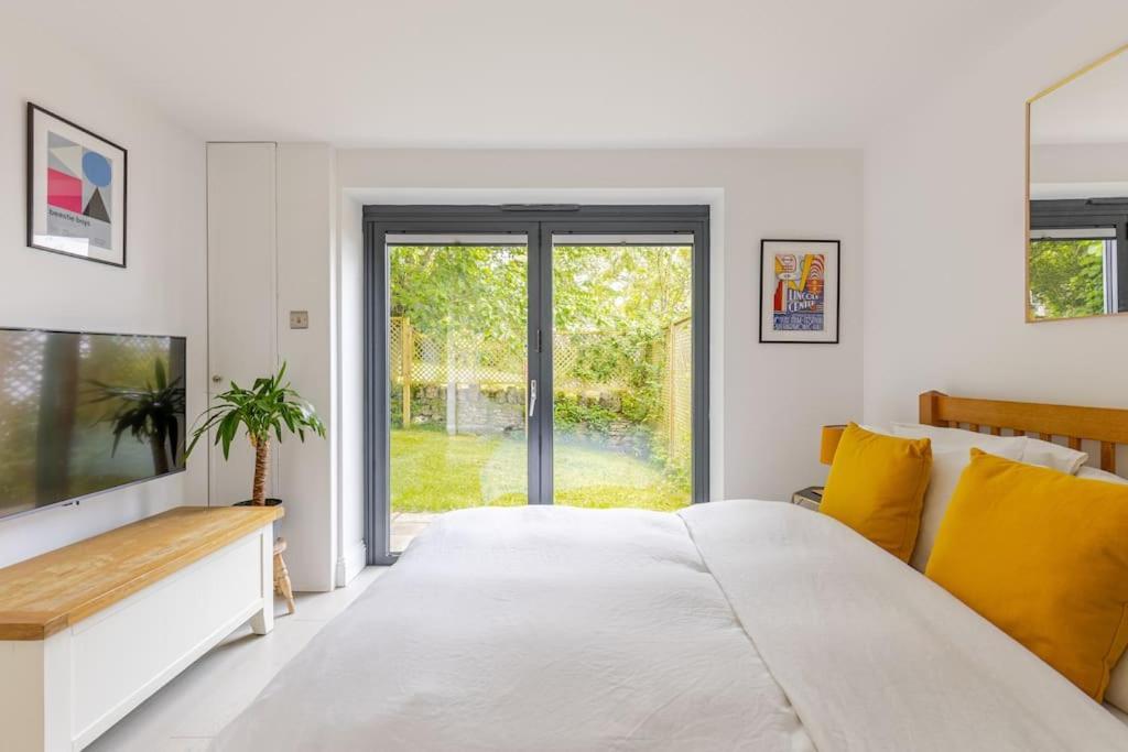Cosy Cotswolds Retreat Near Bath & Castle Combe Leilighet Chippenham  Eksteriør bilde