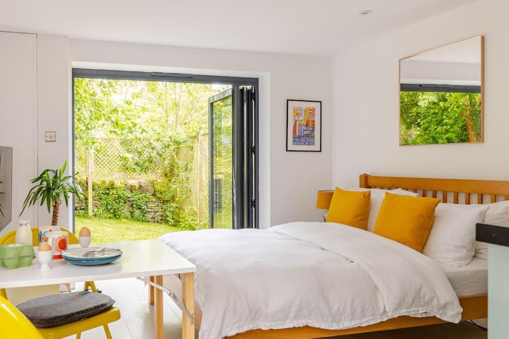 Cosy Cotswolds Retreat Near Bath & Castle Combe Leilighet Chippenham  Eksteriør bilde