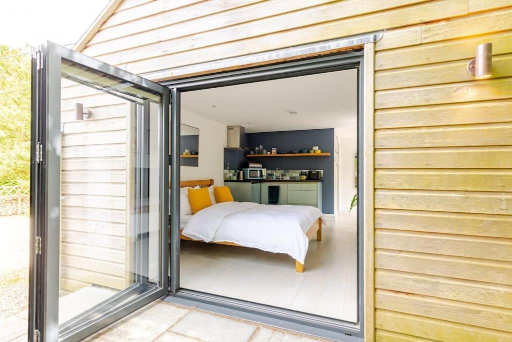 Cosy Cotswolds Retreat Near Bath & Castle Combe Leilighet Chippenham  Eksteriør bilde